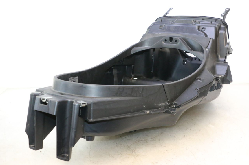 photo de COFFRE SELLE PIAGGIO MP3 LT 300 (2010 - 2016) - Détails caractéristiques