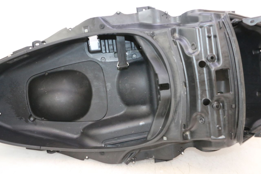 photo de COFFRE SELLE PIAGGIO MP3 LT 300 (2010 - 2016) - Photo complémentaire