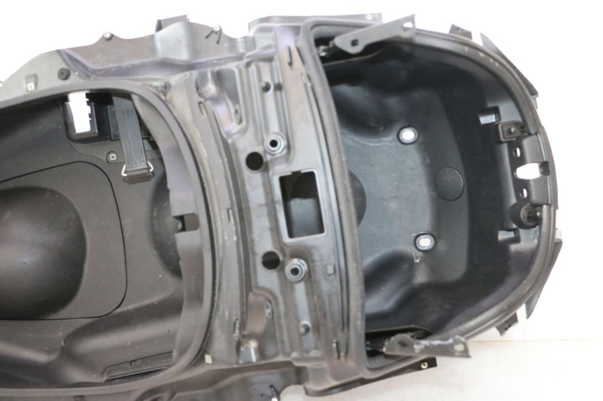 photo de COFFRE SELLE PIAGGIO MP3 LT 300 (2010 - 2016) - Inspection visuelle