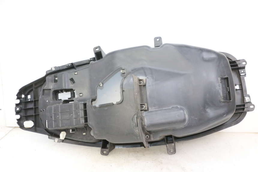 photo de COFFRE SELLE PIAGGIO MP3 500 (2014 - 2016)