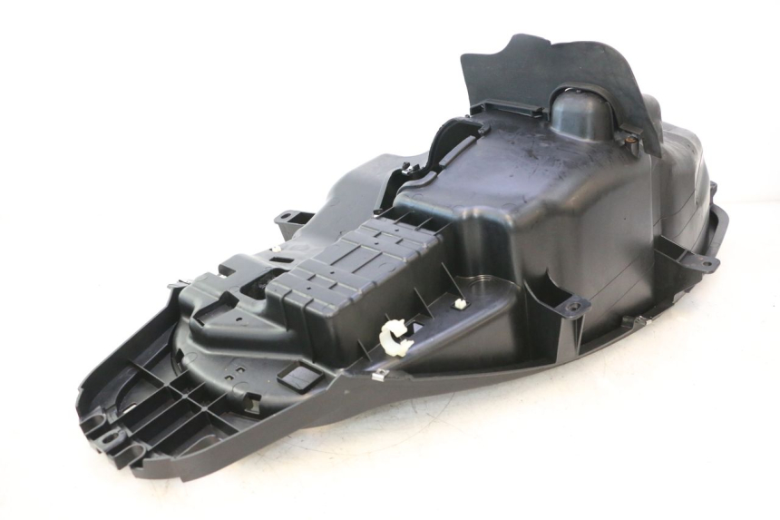 photo de COFFRE SELLE PIAGGIO MP3 500 (2016 - 2018) - Détail de la pièce