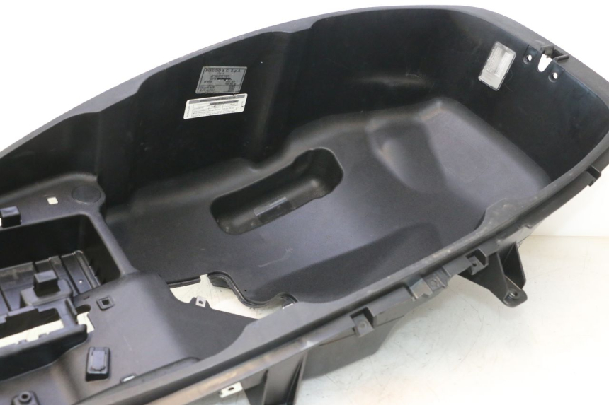photo de COFFRE SELLE PIAGGIO MP3 500 (2016 - 2018) - Vue produit