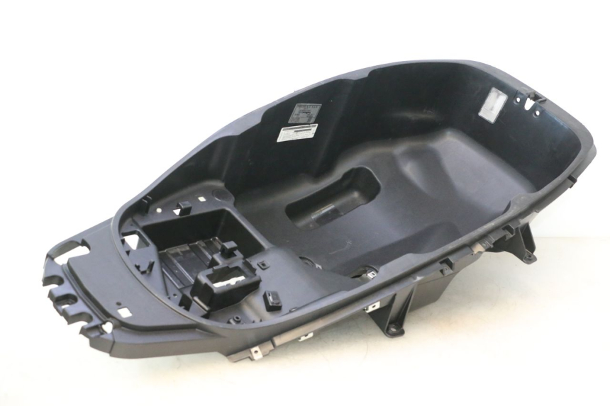 photo de COFFRE SELLE PIAGGIO MP3 500 (2016 - 2018) - Zoom composants