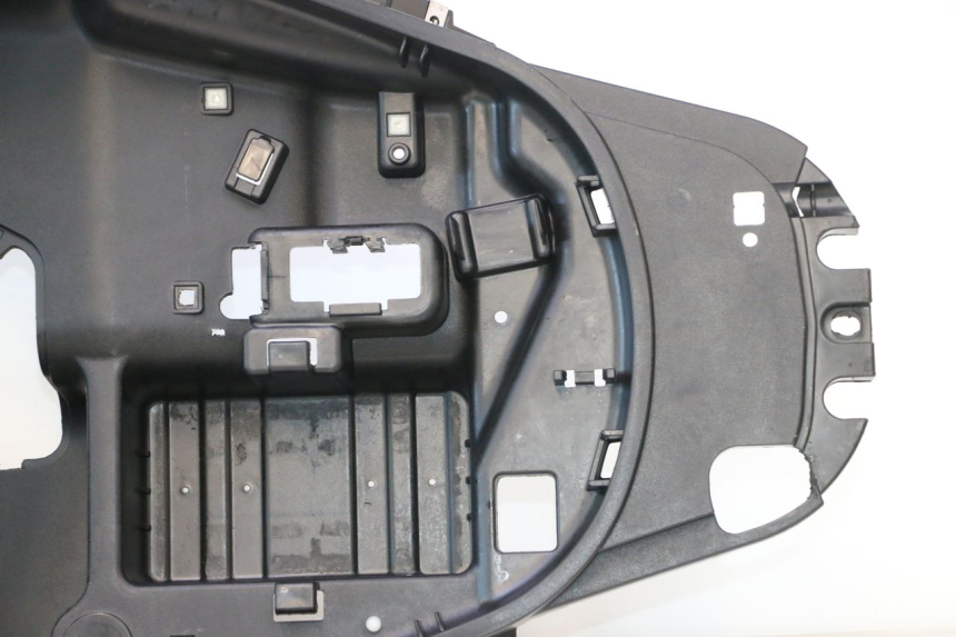 photo de COFFRE SELLE PIAGGIO MP3 500 (2016 - 2018) - Vue rapprochée