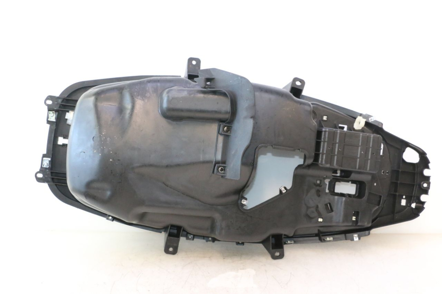 photo de COFFRE SELLE PIAGGIO MP3 500 (2016 - 2018) - Points de fixation