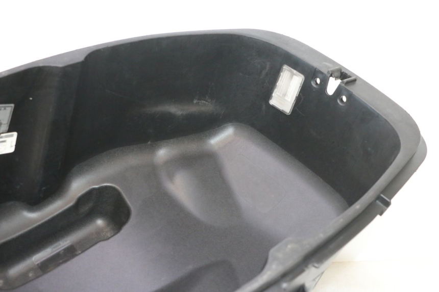photo de COFFRE SELLE PIAGGIO MP3 500 (2016 - 2018) - Marquages et références