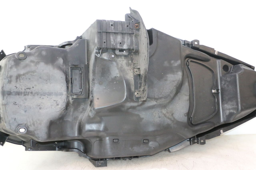 photo de COFFRE SELLE PIAGGIO MP3 500 (2011 - 2015) - Marquages et références