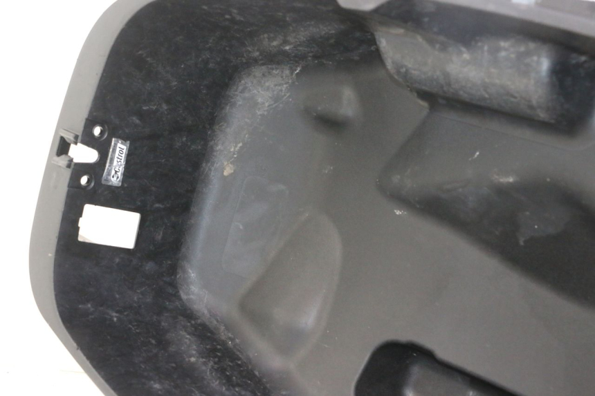 photo de COFFRE SELLE PIAGGIO MP3 500 (2016 - 2018) - Zoom état d’usage