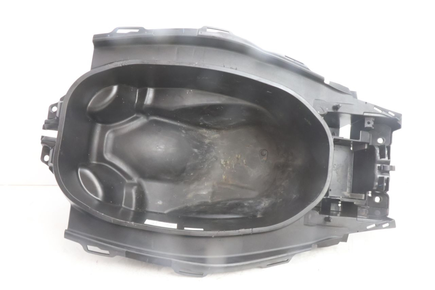 photo de COFFRE SELLE YAMAHA N-MAX NMAX 125 (2021 - 2024) - Zoom état d’usage