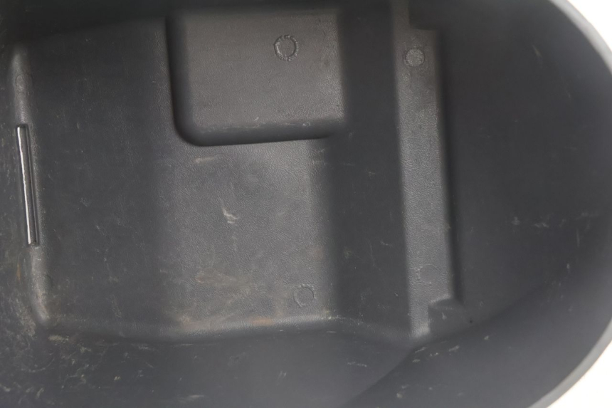 photo de COFFRE SELLE YAMAHA NEO'S NEOS 2T 50 (1998 - 2007) - Gros plan technique