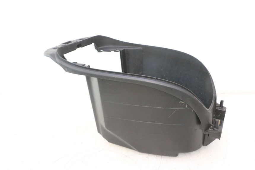 photo de COFFRE SELLE KYMCO LIKE 4T 50 (2019 - 2025) - Gros plan technique