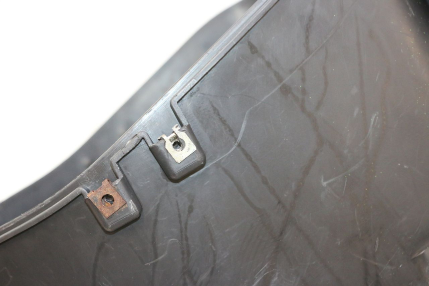 photo de COFFRE SELLE MBK NITRO 50 (2004 - 2008) - Détail de la pièce