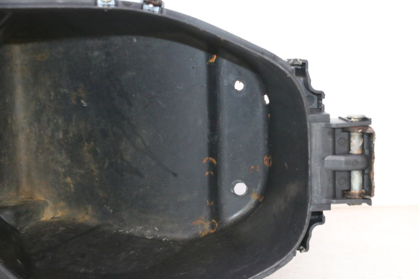 photo de COFFRE SELLE MBK NITRO 50 (2004 - 2008) - Zoom composants