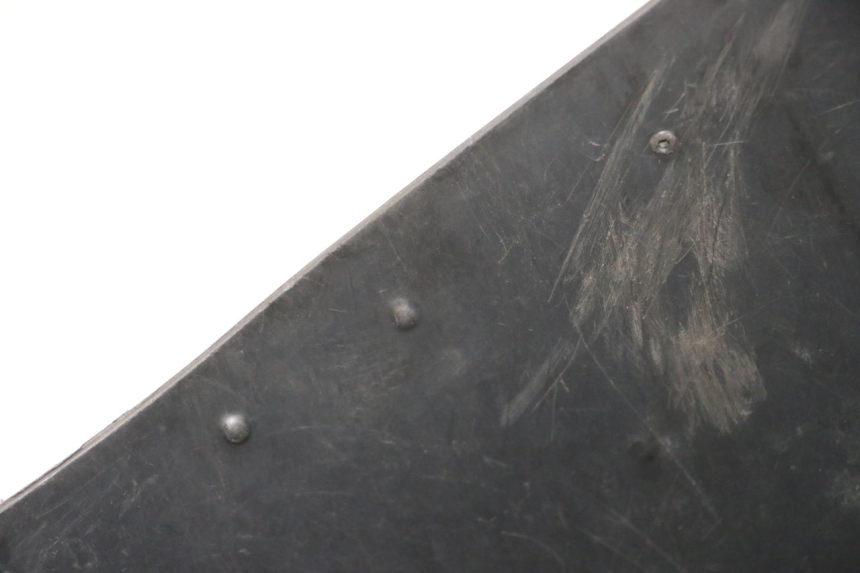 photo de COFFRE SELLE MBK NITRO 50 (2004 - 2008) - Gros plan technique