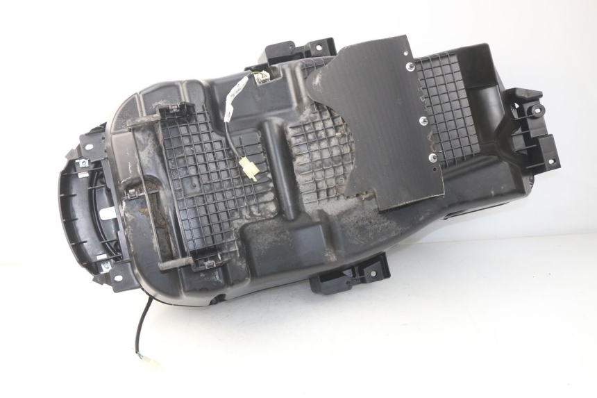 photo de COFFRE SELLE PEUGEOT SATELIS 300 (2012 - 2015)