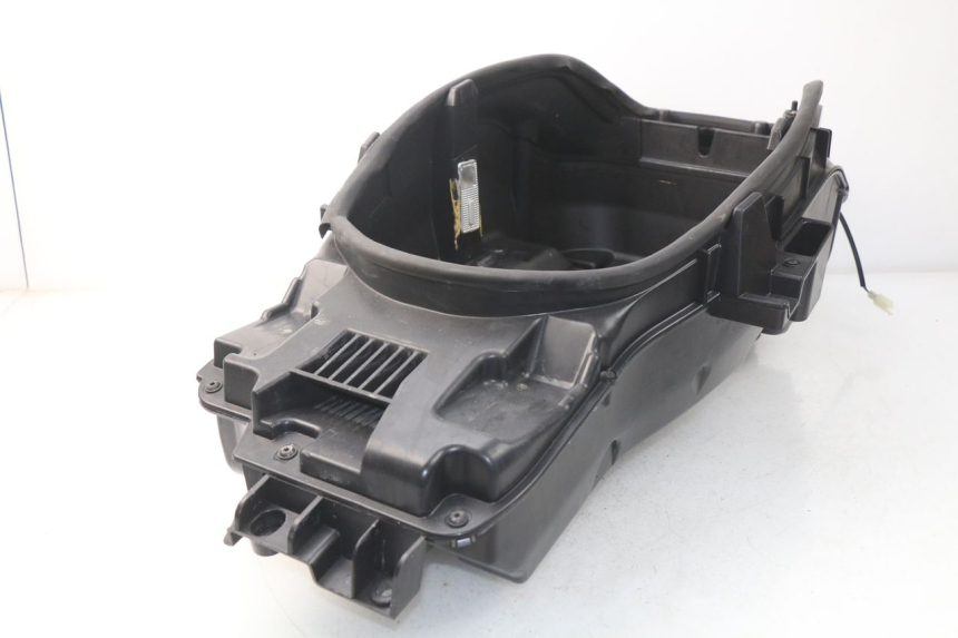 photo de COFFRE SELLE PEUGEOT SATELIS 300 (2012 - 2015)