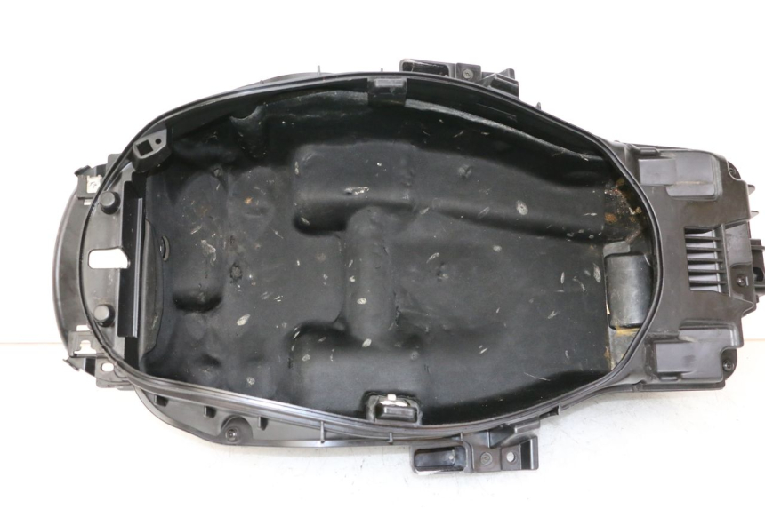 photo de COFFRE SELLE PEUGEOT SATELIS 125 (2013 - 2018)