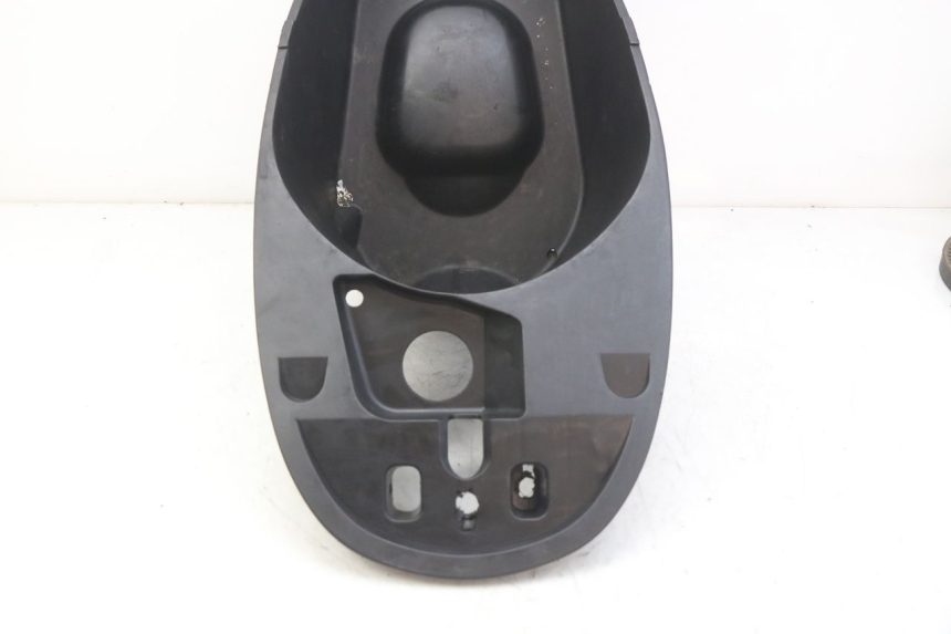 photo de COFFRE SELLE PEUGEOT VIVACITY 125 (2010 - 2017)