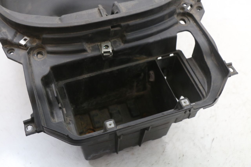 photo de COFFRE SELLE PIAGGIO X10 125 (2012 - 2017)