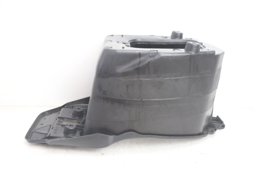 photo de COFFRE SELLE TNT MOTOR ROMA 12' 2T 50 (2007 - 2018) - Gros plan technique