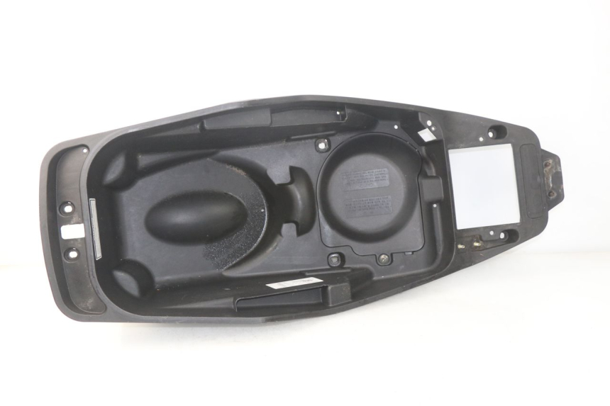 photo de COFFRE SELLE DAELIM S3 125 (2010 - 2017)