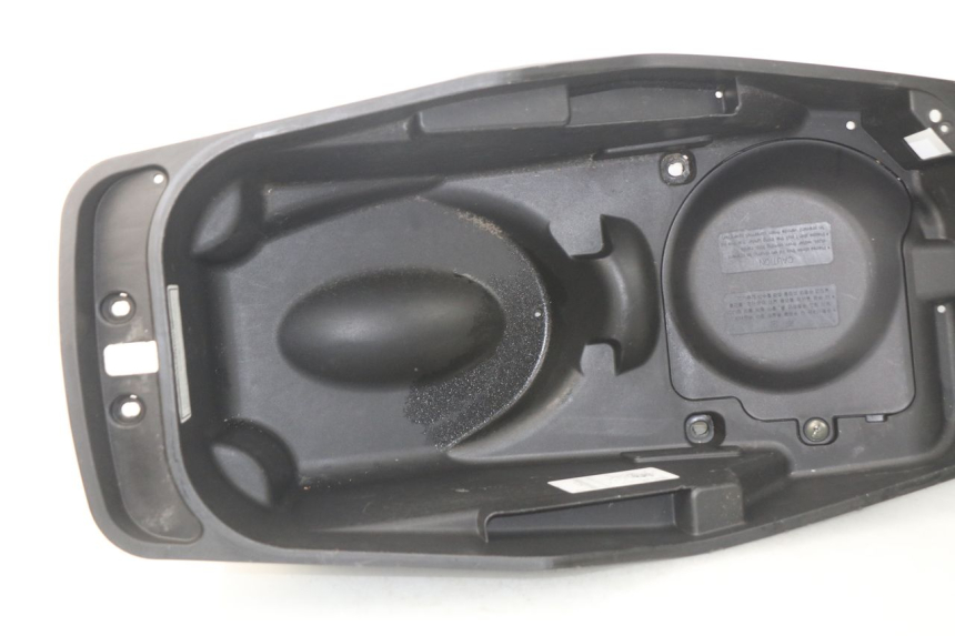 photo de COFFRE SELLE DAELIM S3 125 (2010 - 2017)