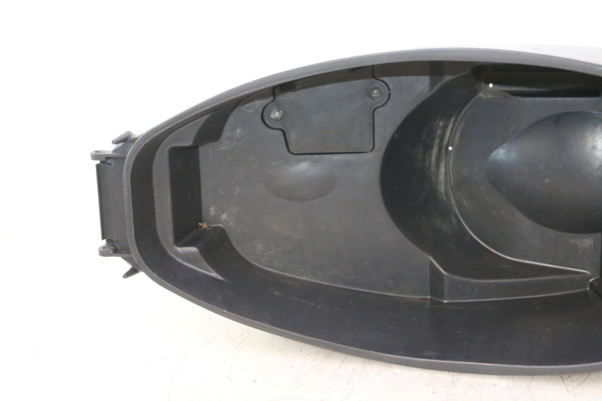 photo de COFFRE SELLE FYM SCOOTERONE 125 (2006 - 2008) - Points de fixation
