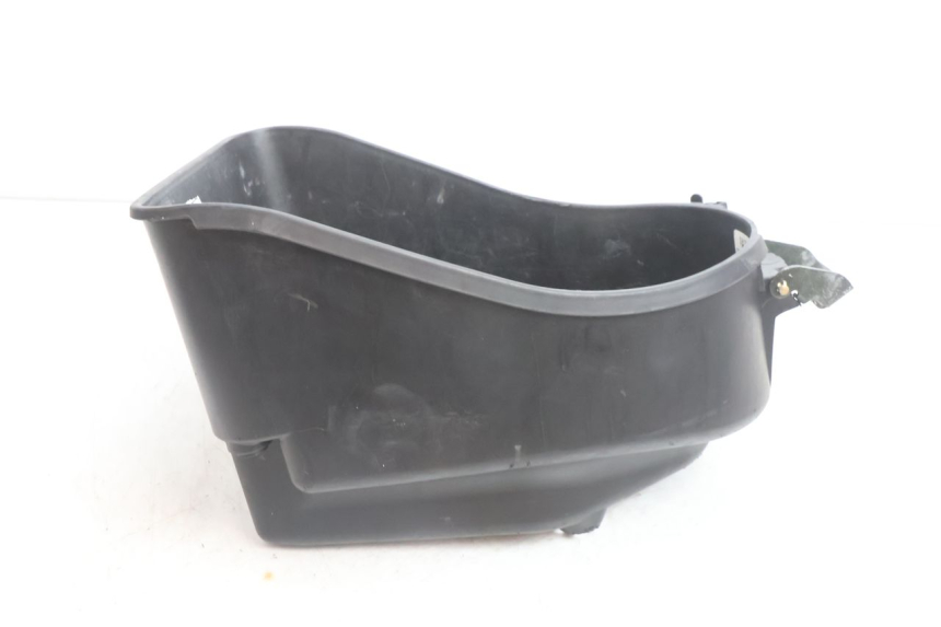 photo de COFFRE SELLE HONDA SH 125 (2001 - 2003) - Détail de la pièce
