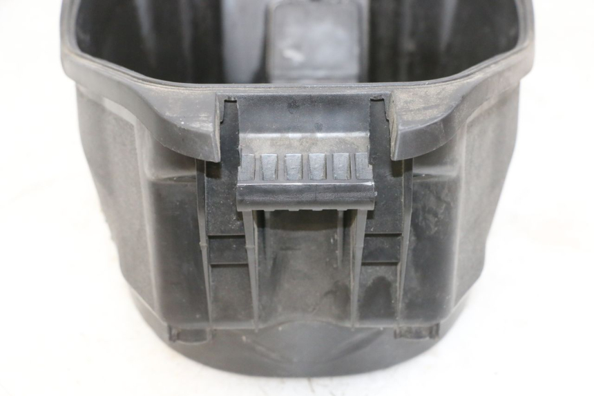 photo de COFFRE SELLE PEUGEOT SPEEDFIGHT 4 4T EFI 50 (2021 - 2025) - État de surface