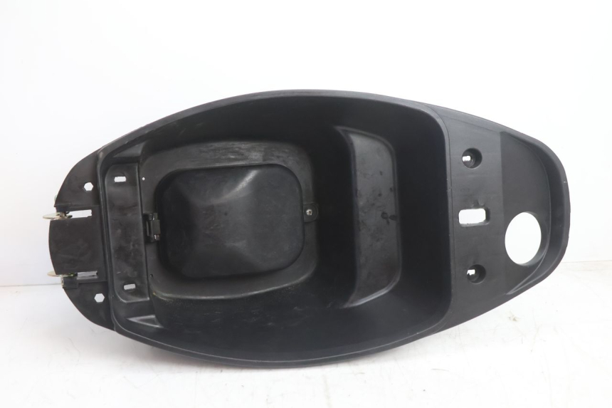 photo de COFFRE SELLE VASTRO STREET S 50 (2016 - 2021) - Autre angle de vue