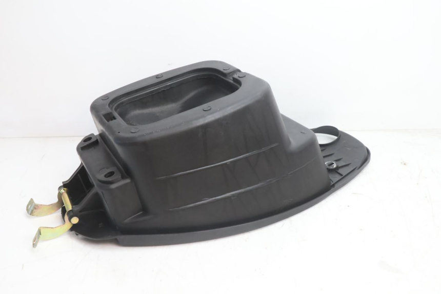 photo de COFFRE SELLE VASTRO STREET S 50 (2016 - 2021) - Gros plan technique