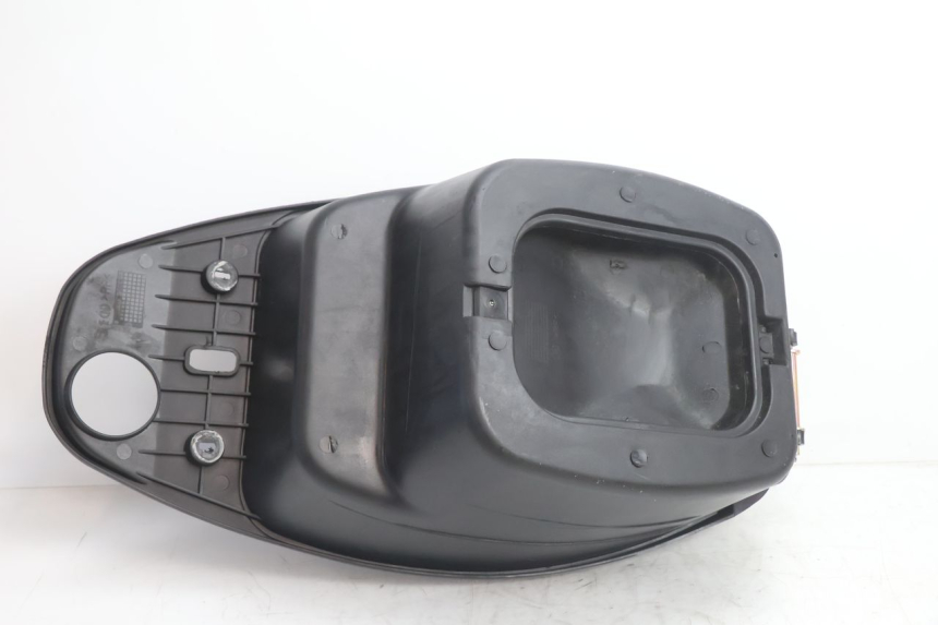 photo de COFFRE SELLE VASTRO STREET S 50 (2016 - 2021) - Points de fixation