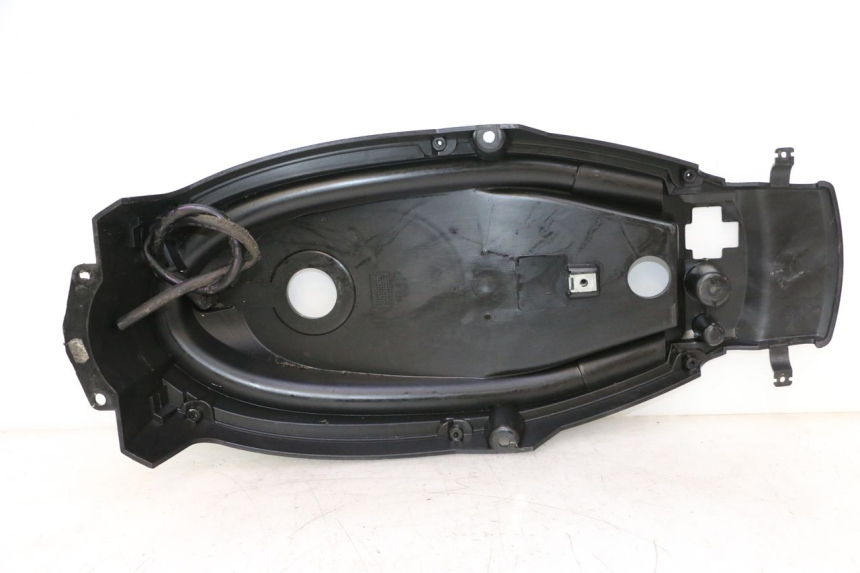 photo de COFFRE SELLE MBK STUNT NAKED 50 (2004 - 2018) - Détail de la pièce