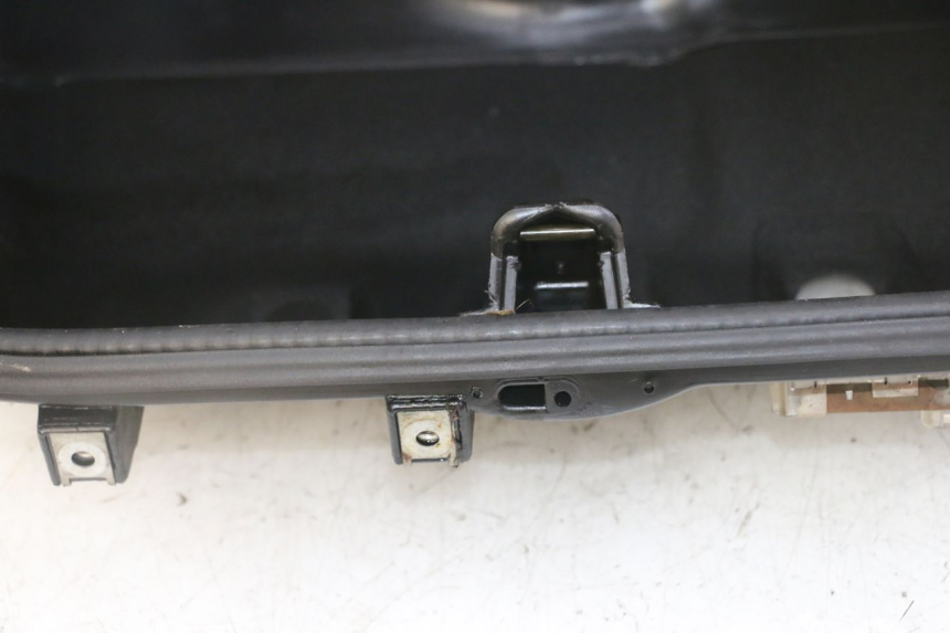 photo de COFFRE SELLE PIAGGIO SUPER LX 125 (2000 - 2003)