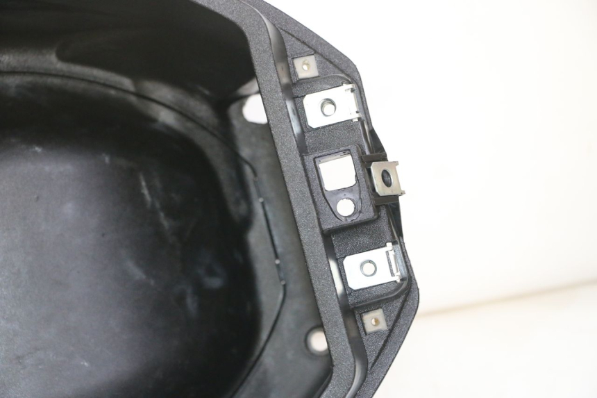 photo de COFFRE SELLE APRILIA SXR 50 (2021 - 2023)