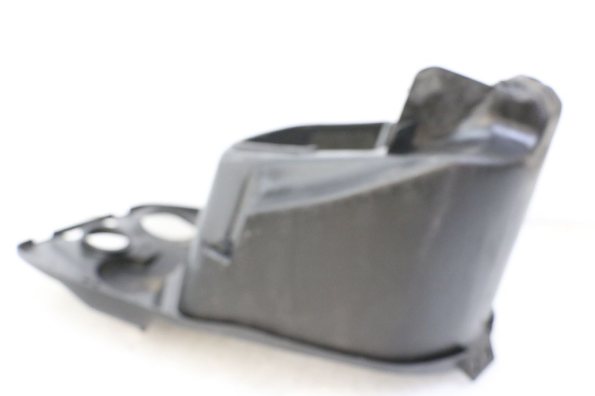 photo de COFFRE SELLE PEUGEOT TKR TREKKER FURIOUS 50 (2005 - 2014) - Gros plan technique