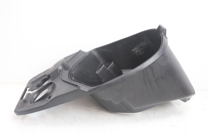 photo de COFFRE SELLE PEUGEOT TKR TREKKER FURIOUS 50 (2005 - 2014) - Détail de la pièce