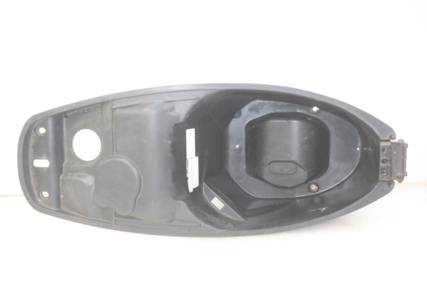 photo de COFFRE SELLE PEUGEOT TWEET 4T 50 (2010 - 2014)