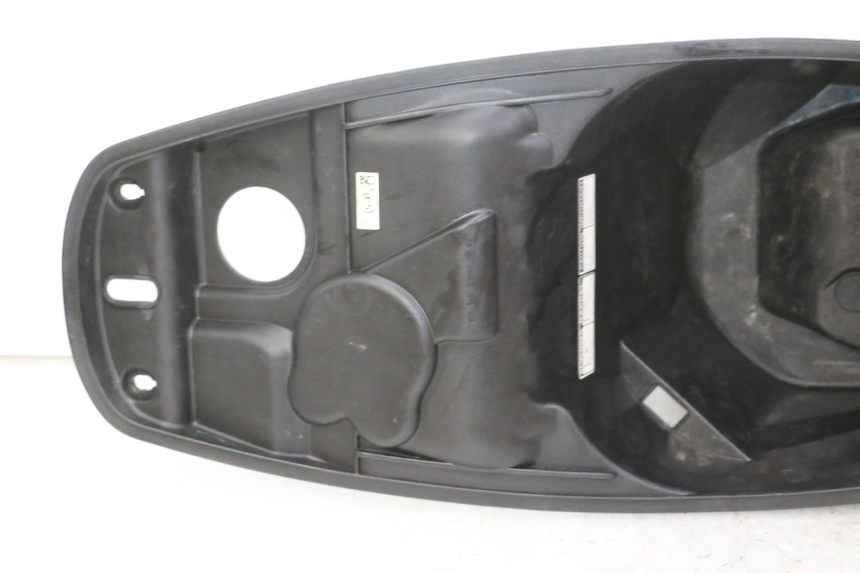 photo de COFFRE SELLE PEUGEOT TWEET 4T 50 (2018 - 2020)