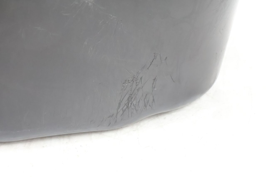 photo de COFFRE SELLE PIAGGIO VESPA PRIMAVERA 2T 50 (2013 - 2018) - État de surface