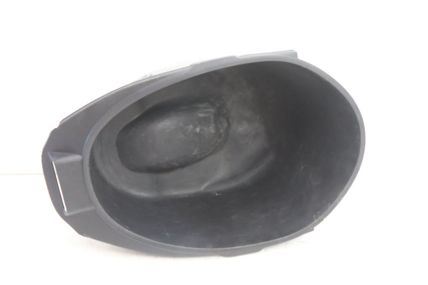 photo de COFFRE SELLE PIAGGIO VESPA PRIMAVERA 2T 50 (2013 - 2018) - Marquages et références