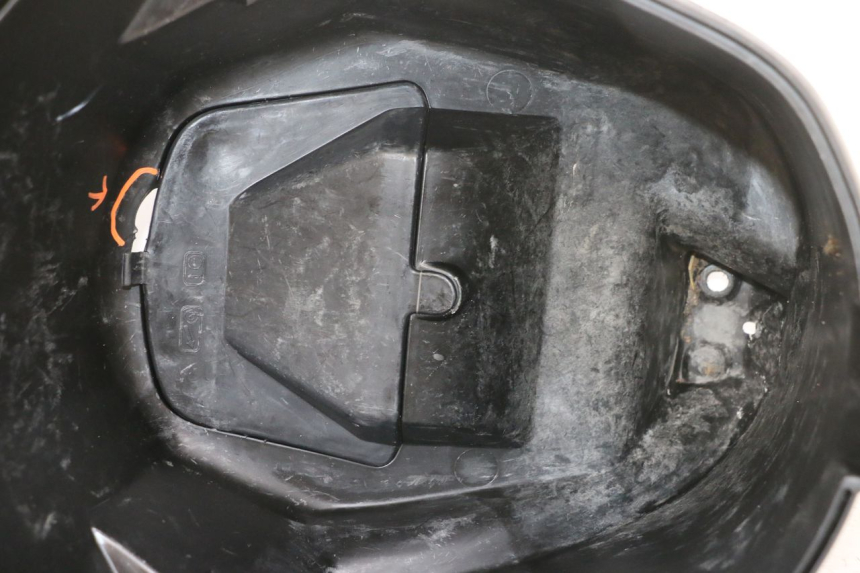 photo de COFFRE SELLE PEUGEOT VIVACITY 100 (1999 - 2008) - État de surface