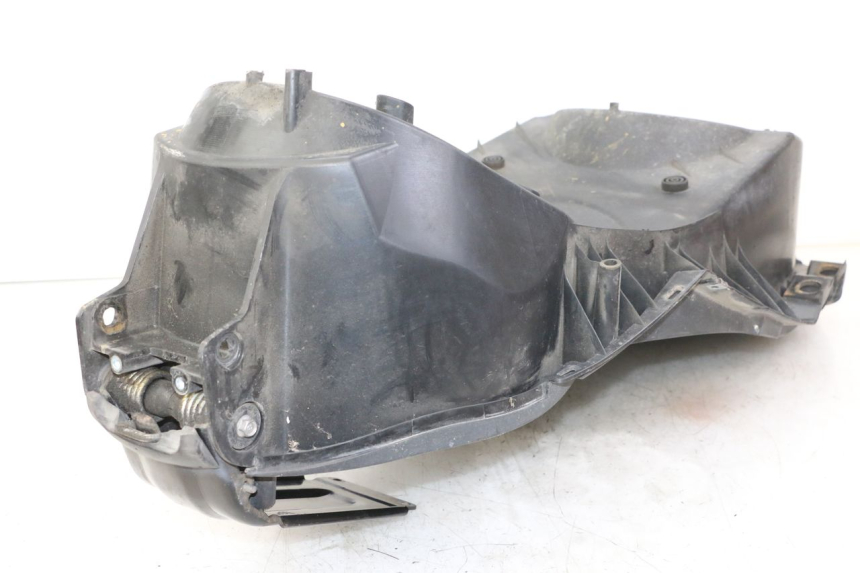 photo de COFFRE SELLE YAMAHA X-MAX XMAX ABS 250 (2010 - 2012) - Gros plan technique