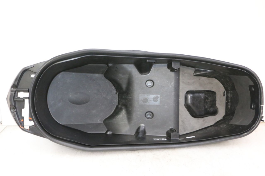 photo de COFFRE SELLE YAMAHA XMAX X-MAX 125 (2021 - 2025)