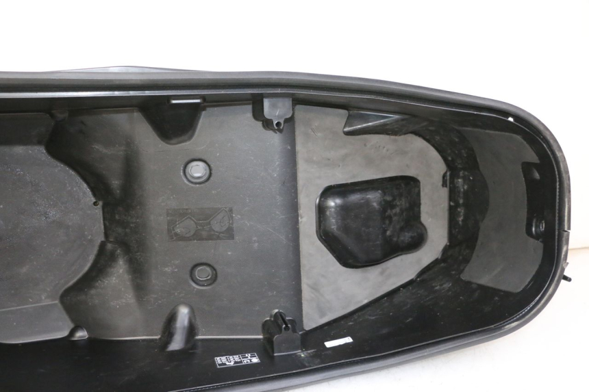 photo de COFFRE SELLE YAMAHA XMAX X-MAX 125 (2021 - 2025)