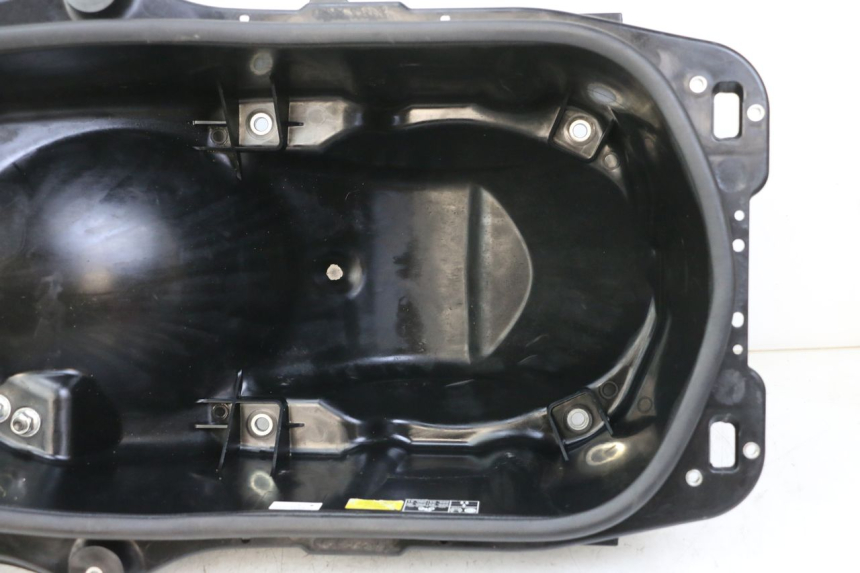 photo de COFFRE SELLE YAMAHA YP T-MAX TMAX 530 (2017 - 2020)