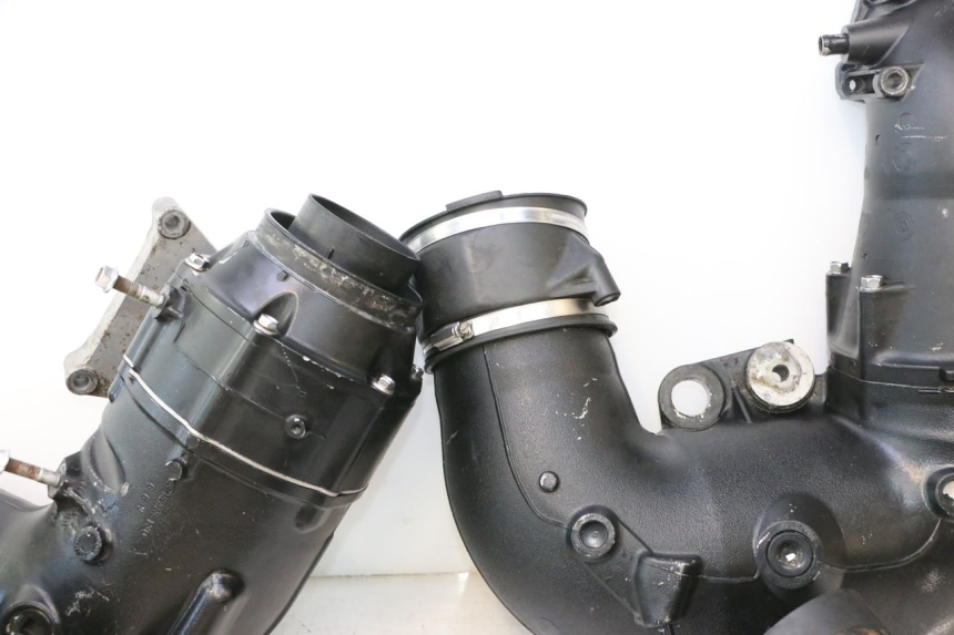photo de COLLECTEUR YAMAHA WAVE RUNNER GP R 1200 (2000 - 2003) - Focus structure