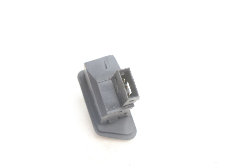 photo de COMMODO CLIGNOTANT TGB CITY RS 50 (2011 - 2016) - Autre angle de vue