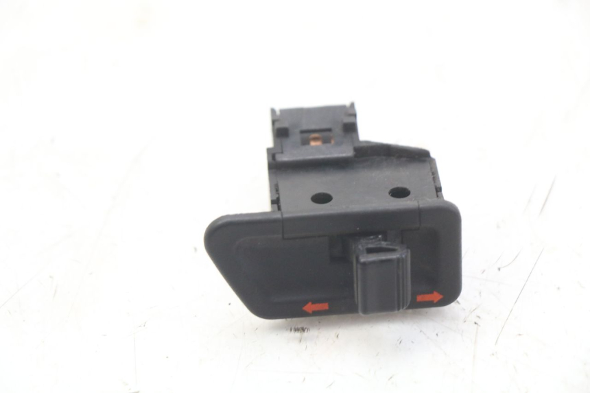 photo de COMMODO CLIGNOTANT HONDA FES PANTHEON 2T 125 (1998 - 2002)