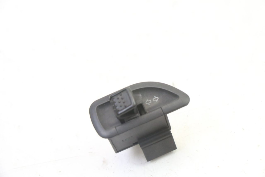 photo de COMMODO CLIGNOTANT PIAGGIO LIBERTY 4T 50 (2009 - 2015)